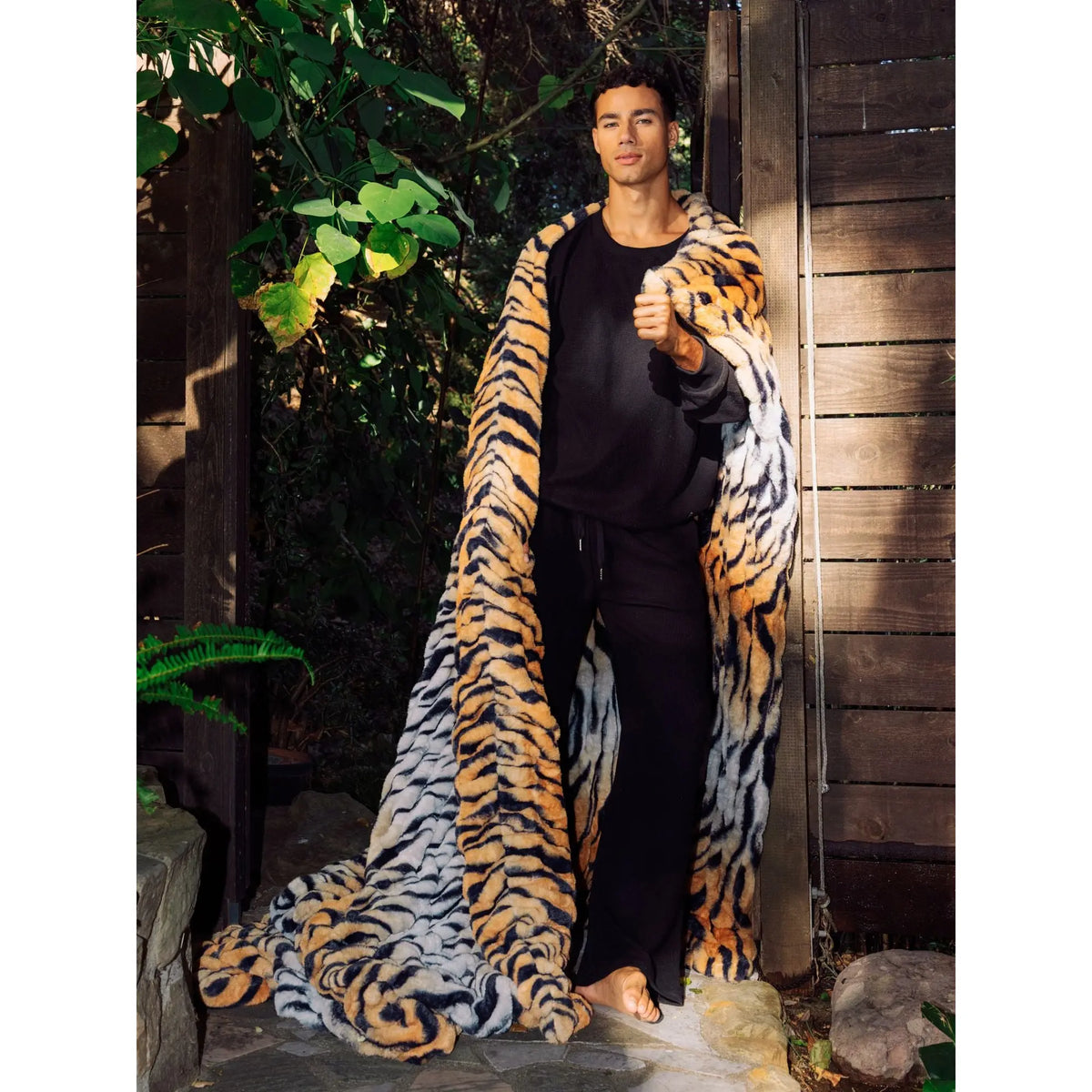Comfrt | The Dreamer Blanket | Oversized, Cozy, Soft Warm Throw