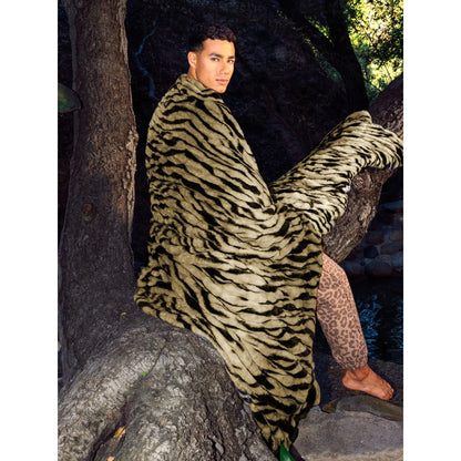 Comfrt | The Dreamer Blanket | Oversized, Cozy, Soft Warm Throw