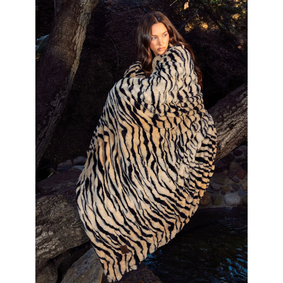 Comfrt | The Dreamer Blanket | Oversized, Cozy, Soft Warm Throw