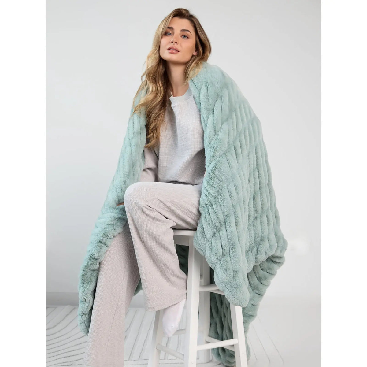 Comfrt | The Dreamer Blanket | Oversized, Cozy, Soft Warm Throw
